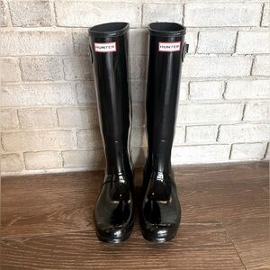 HUNTER RAIN GLOSS BOOTS size 8